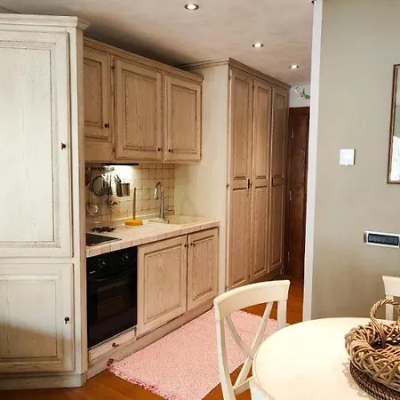 Apartment Hostdomus- Sansicario R6